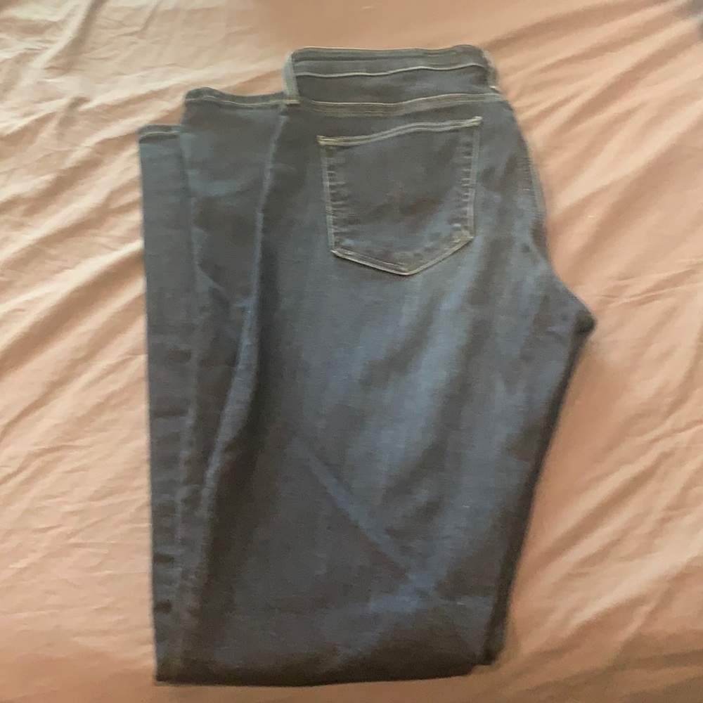 AG The Harper essential straight. Size 28